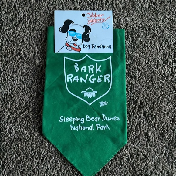 2 Dog Bandannas 💥NWT💥 - Picture 4 of 8